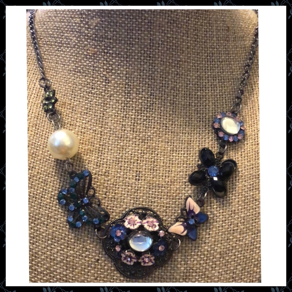 Beautiful Statement Necklace🦋🦋🦋
